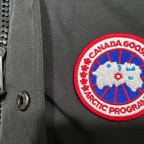 Canada Goose Men's Black Down Vest - Picture 5 of 7
